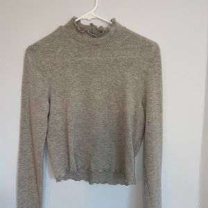 Long sleeve cropped turtleneck shirt